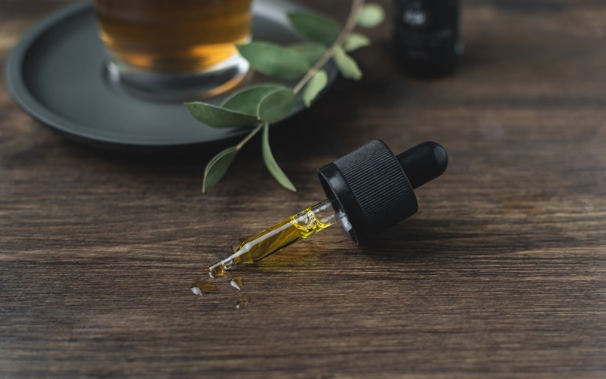 茶树精油滴管瓶——澳洲互叶白千层蒸馏萃取
